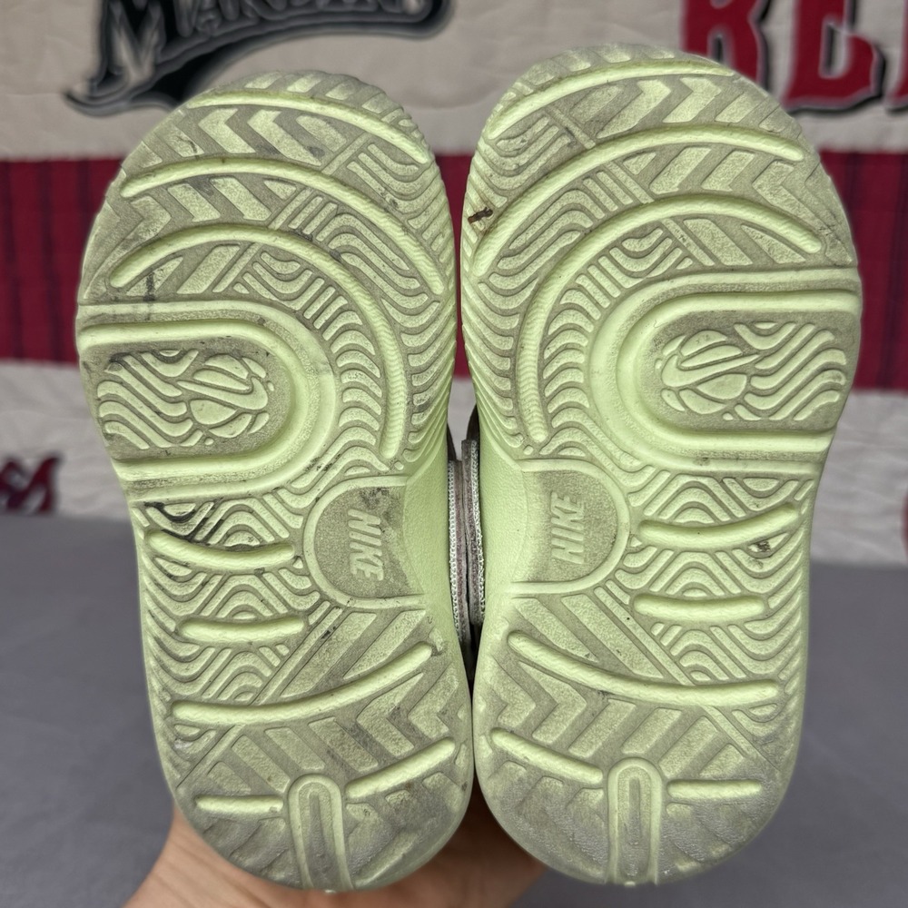 Size 10c - (TD) Nike Team Hustle D11 Summit White Barely Volt FJ1394-100 - Picture 6 of 8